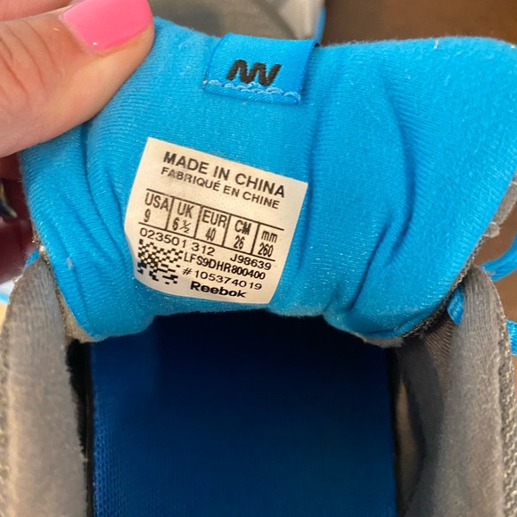 REEBOK ZIGTAG SHARK RUNNERS - Picture 6 of 6